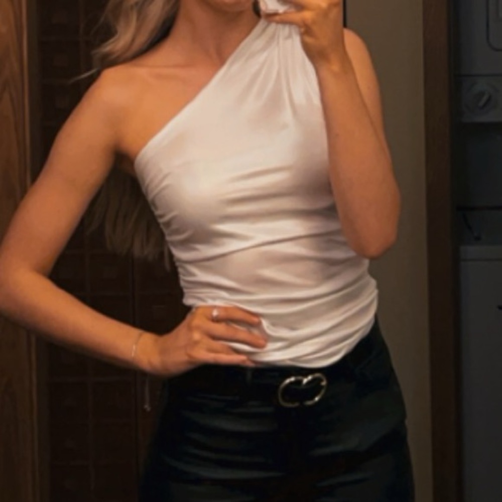 H&M One-Shoulder Ruched Shimmer Top - Picture 7 of 7